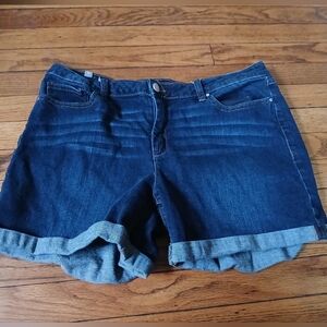 LC Lauren Conrad - Women's Denim Blue Jeans Cuffed Shorts. Size 16